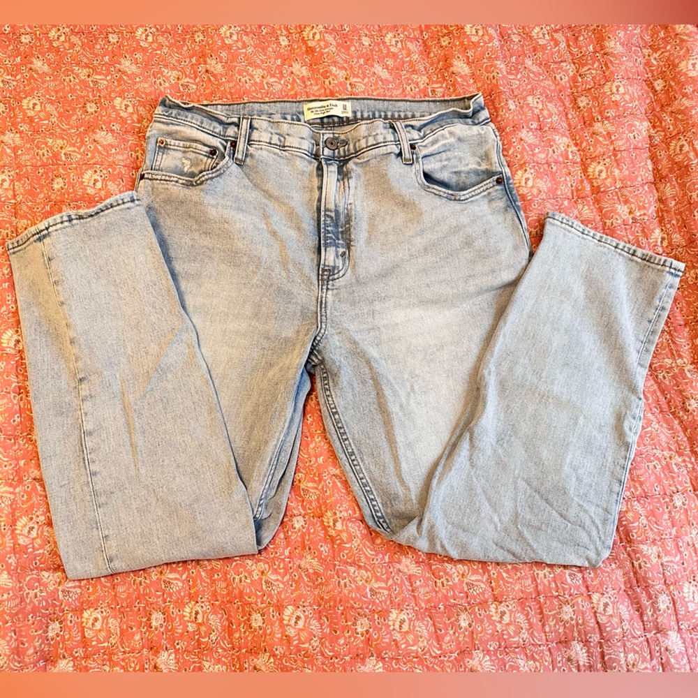 Abercrombie Ultra High Rise 90s Slim Straight Jean